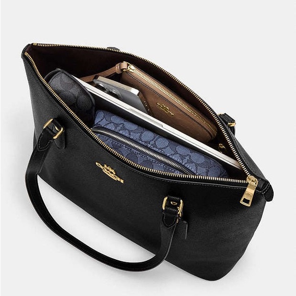 Gallery Tote Bag In Signature Canvas - Picture 5 of 5